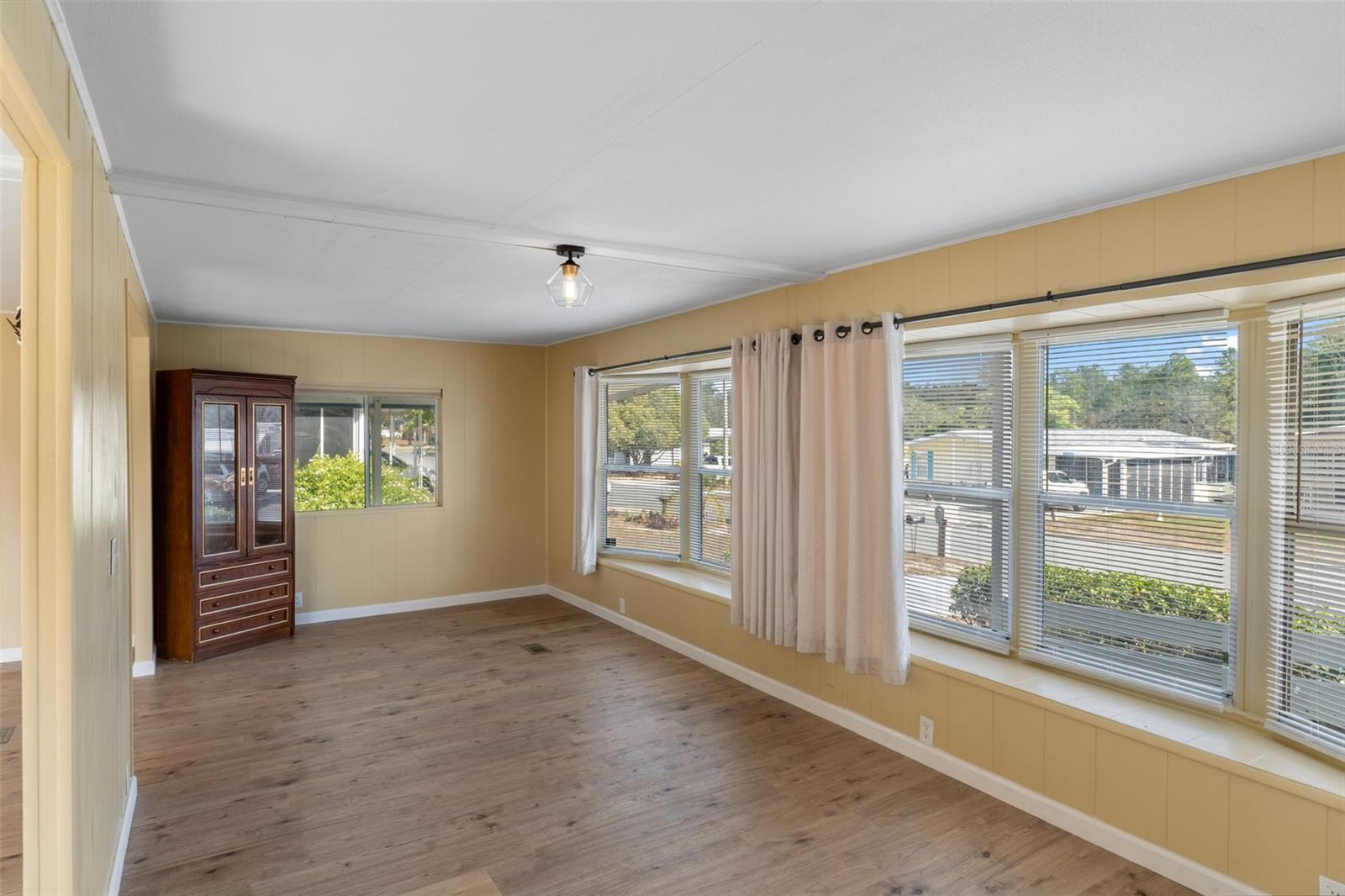 Image 17 of 39 For 7409 Eastern Circle Drive