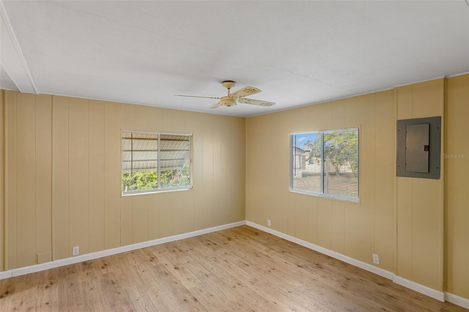Image 21 of 39 For 7409 Eastern Circle Drive
