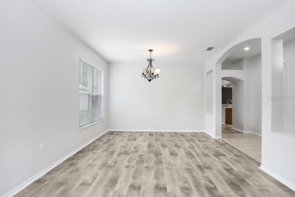 Image 11 of 52 For 15451 Martinmeadow Drive