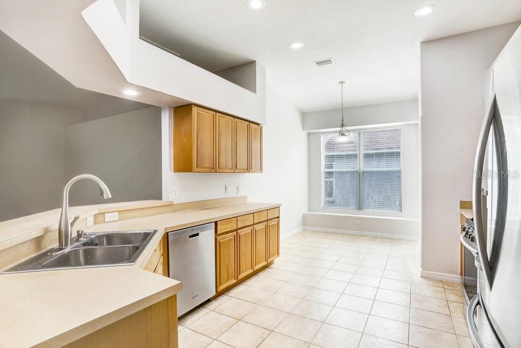 Image 15 of 52 For 15451 Martinmeadow Drive