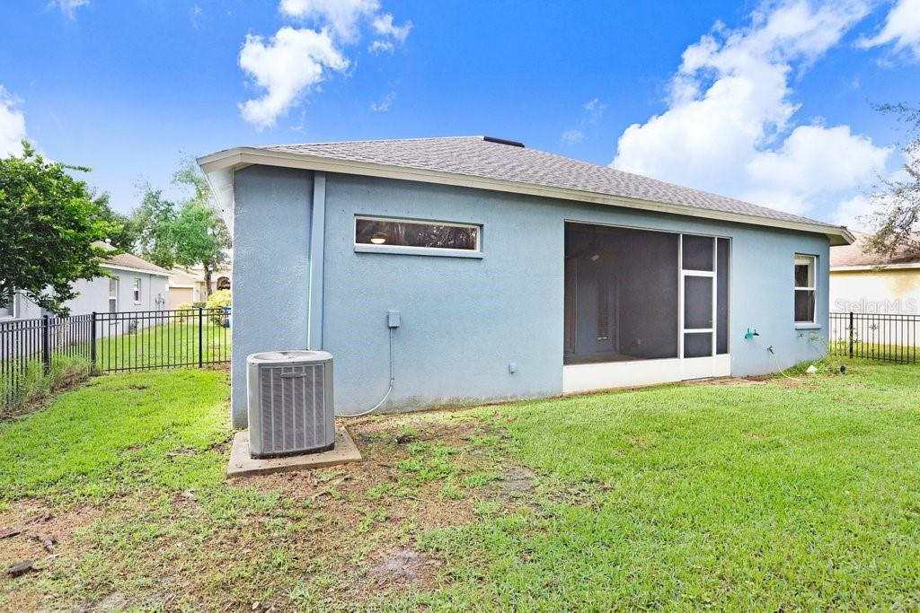 Image 31 of 52 For 15451 Martinmeadow Drive