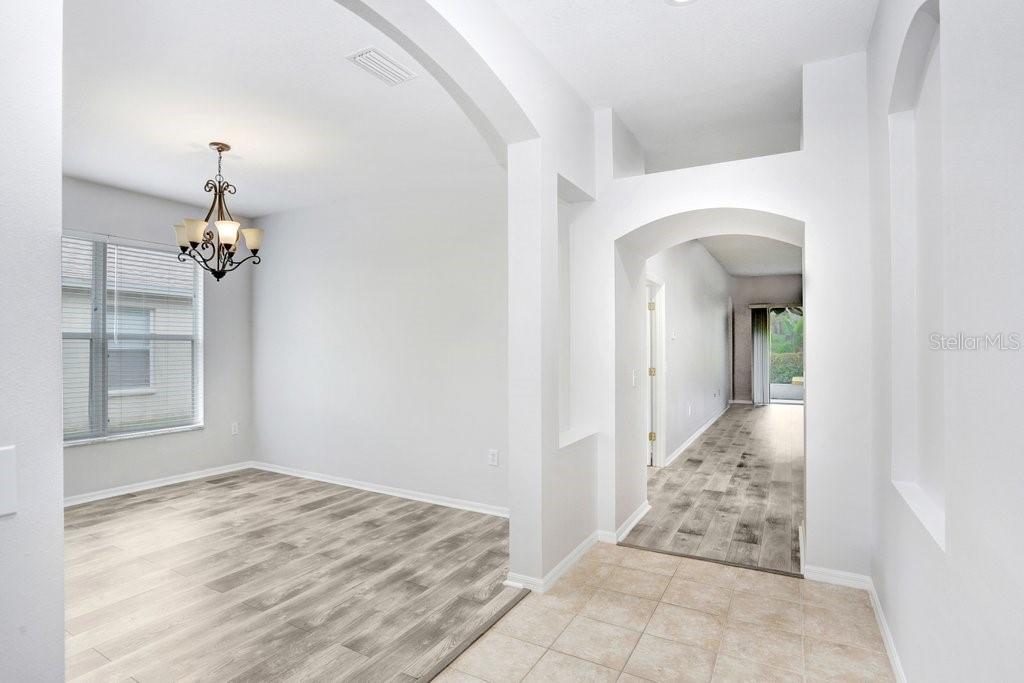 Image 6 of 52 For 15451 Martinmeadow Drive