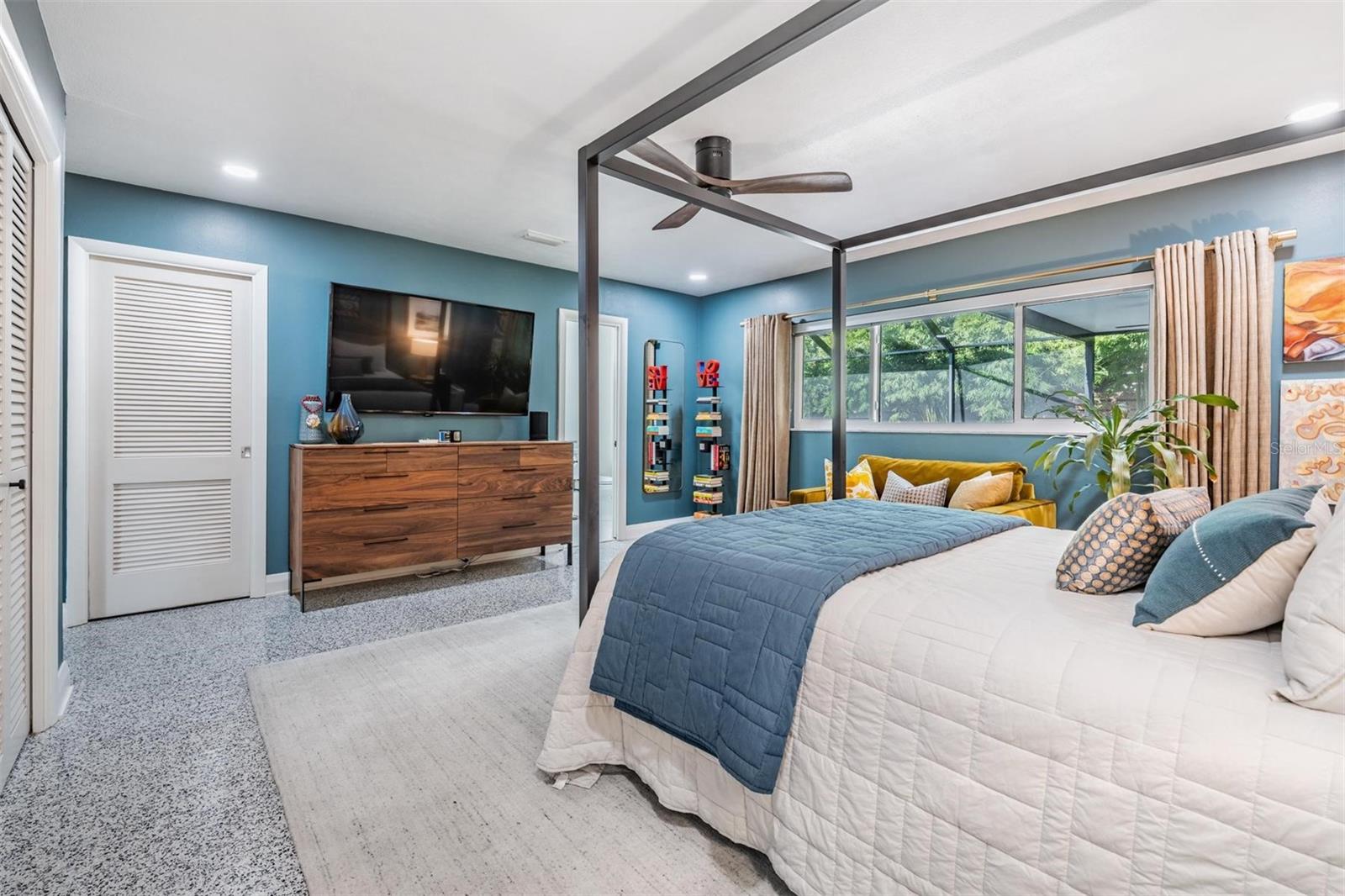 Image 18 of 42 For 4130 River View Avenue