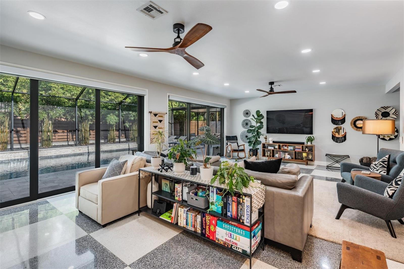 Image 9 of 42 For 4130 River View Avenue