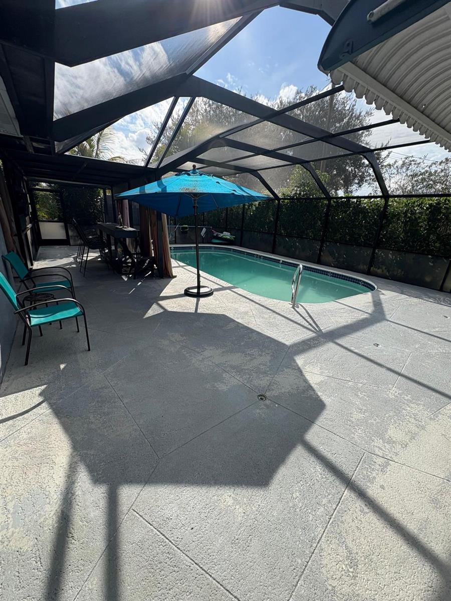 Image 13 of 23 For 706 4th Street