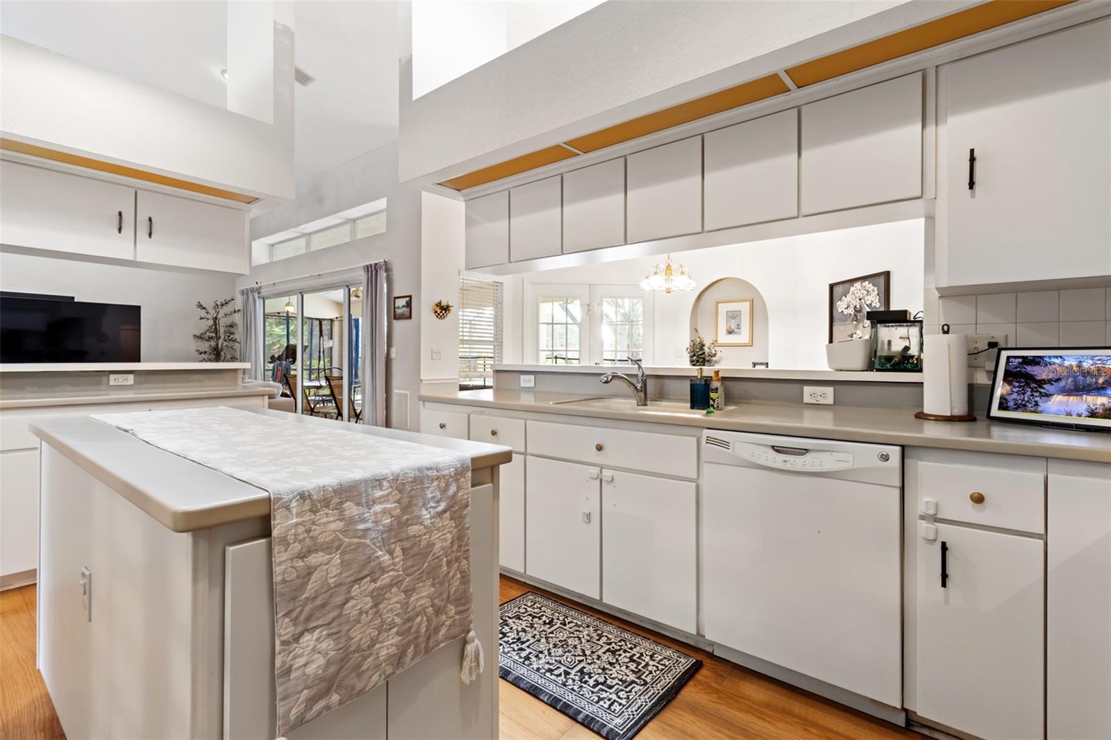 Image 22 of 46 For 5301 Merrifield Court