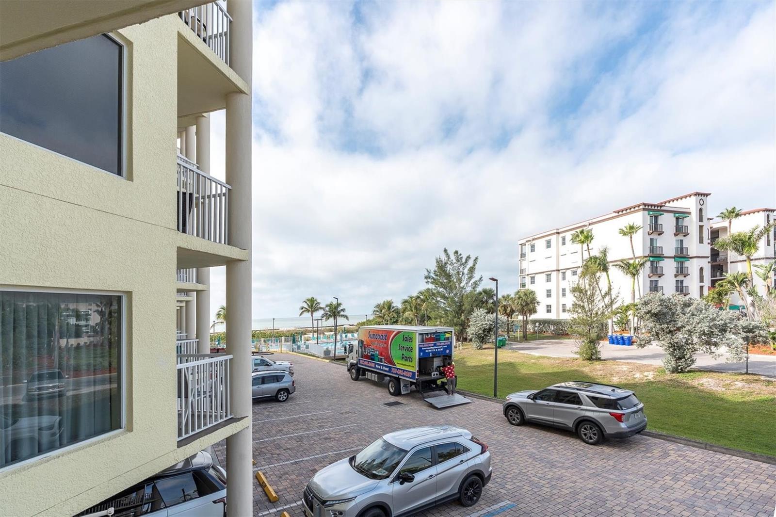 Image 16 of 39 For 12000 Gulf Boulevard 207n