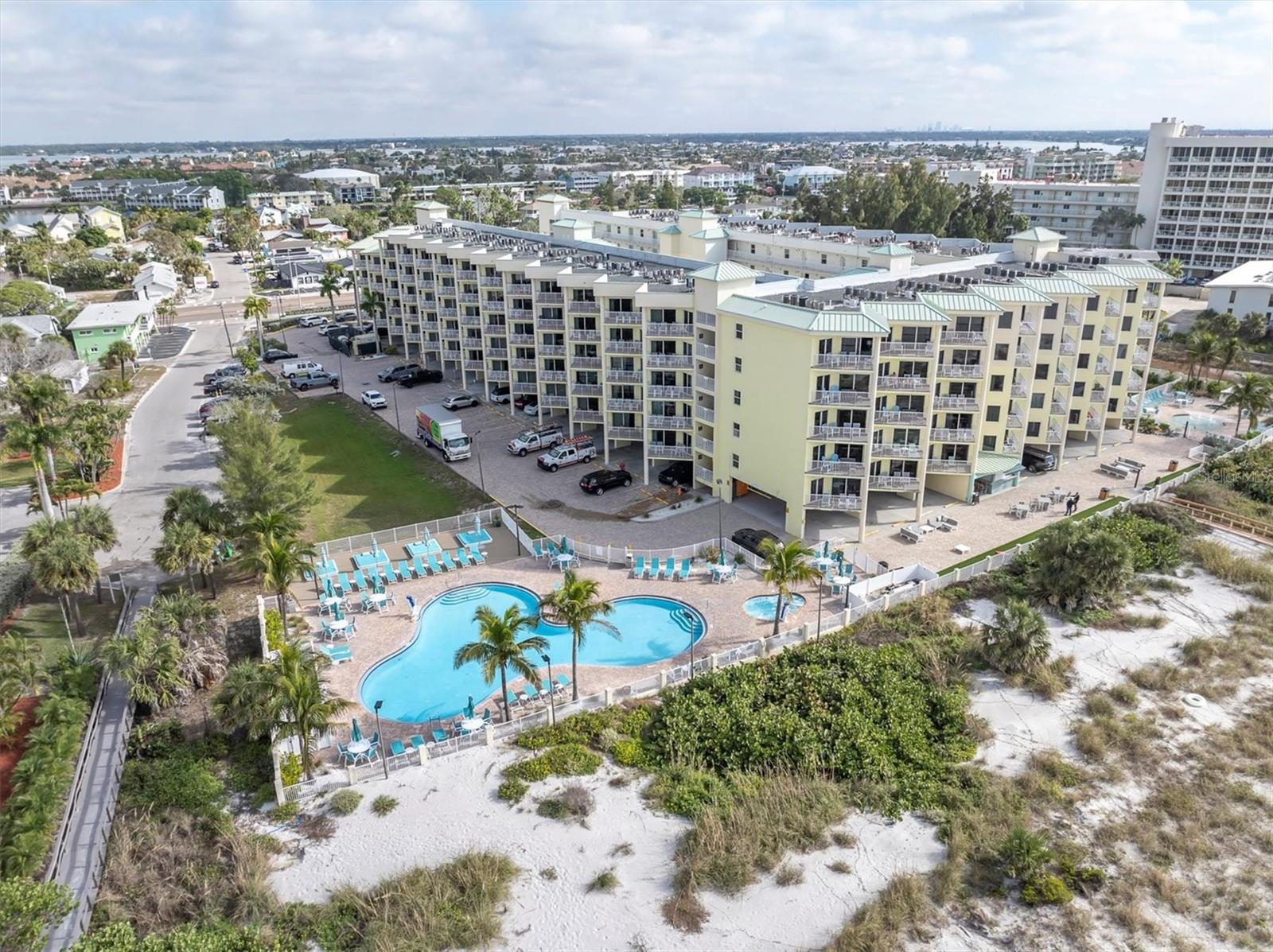 Image 26 of 39 For 12000 Gulf Boulevard 207n