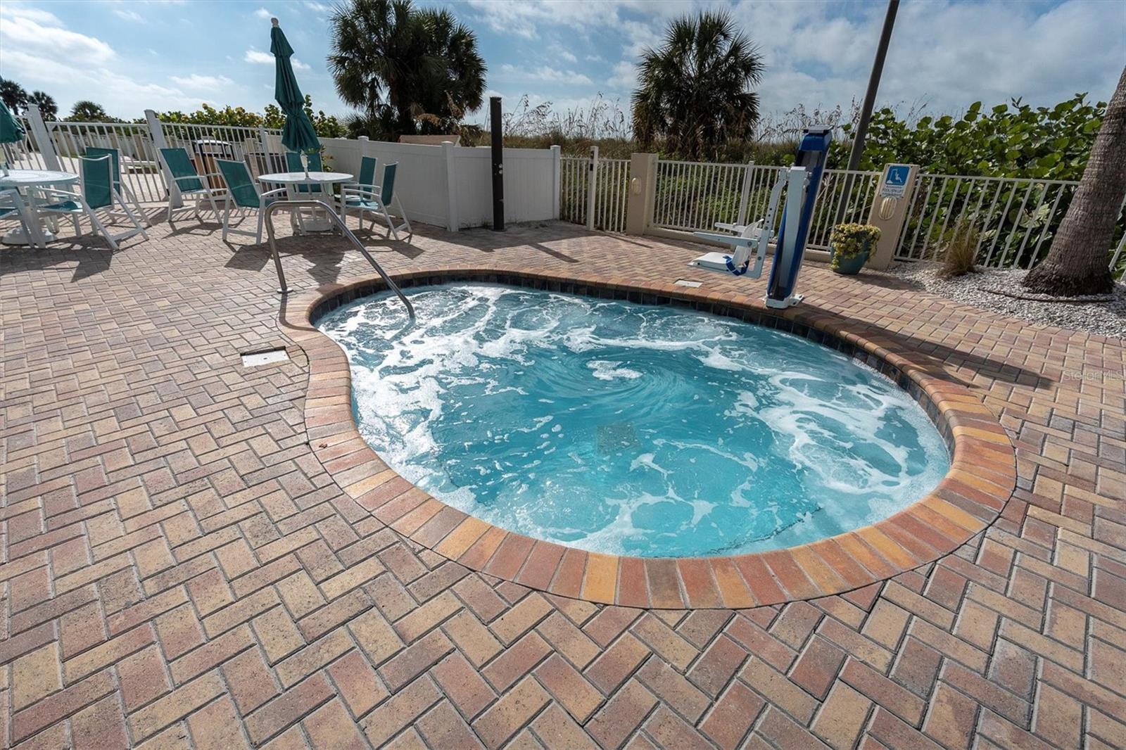 Image 27 of 39 For 12000 Gulf Boulevard 207n