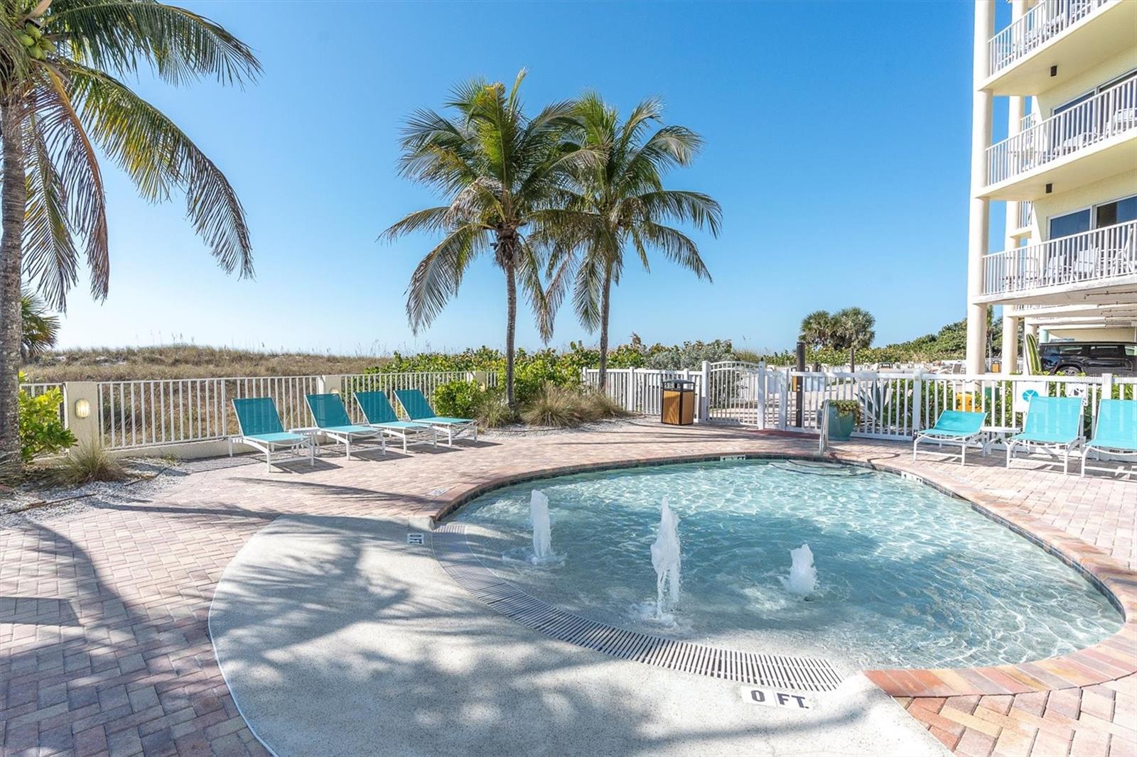 Image 30 of 39 For 12000 Gulf Boulevard 207n