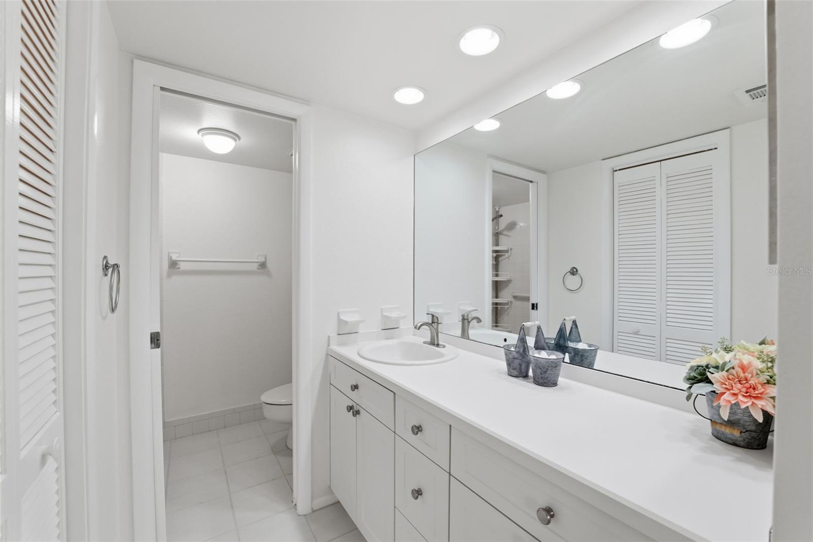 Image 16 of 49 For 219 Caryl Way 219