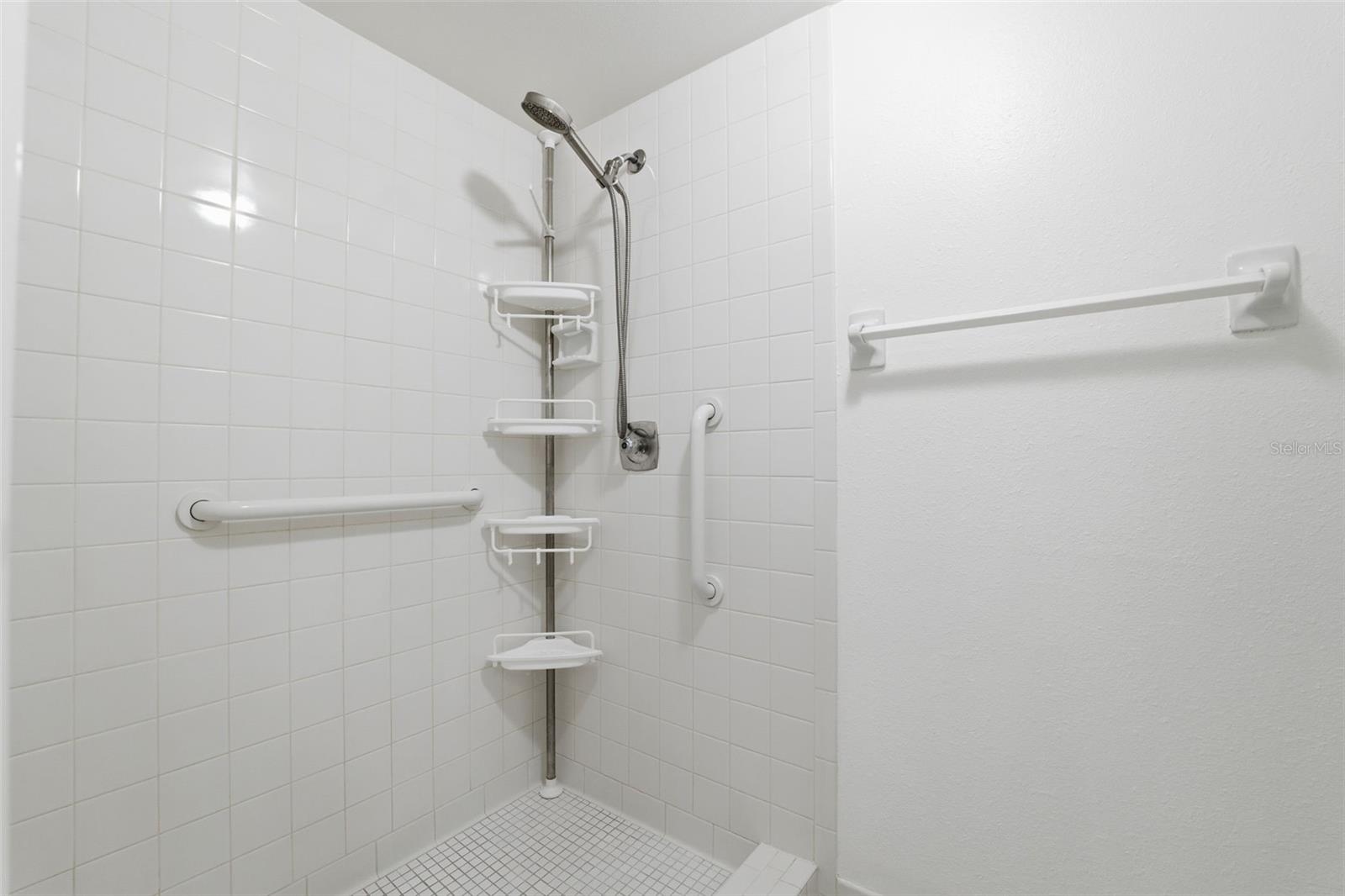 Image 17 of 49 For 219 Caryl Way 219