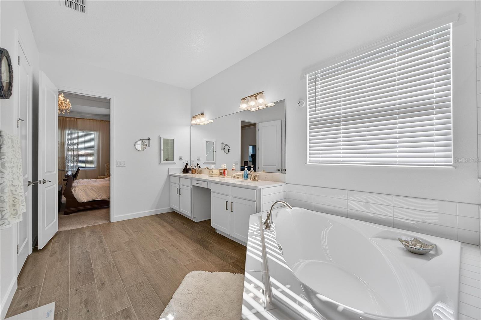 Image 32 of 98 For 17216 Scuba Crest Street