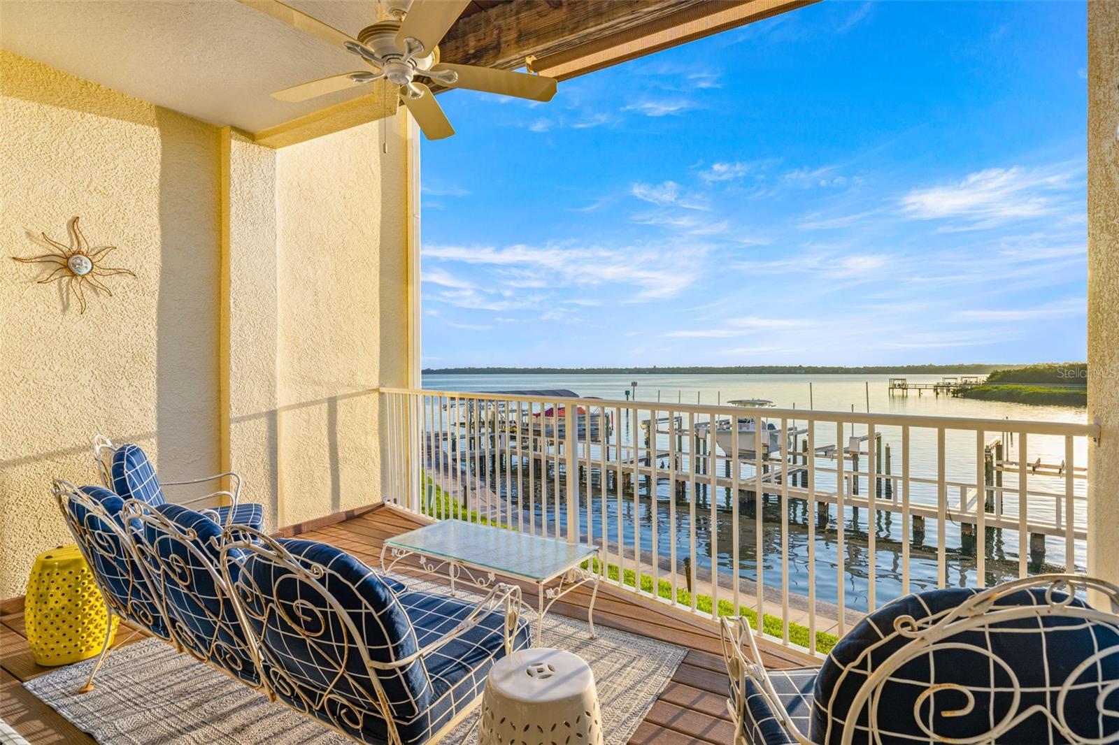 Listing photo id 8 for 152 Brent Circle