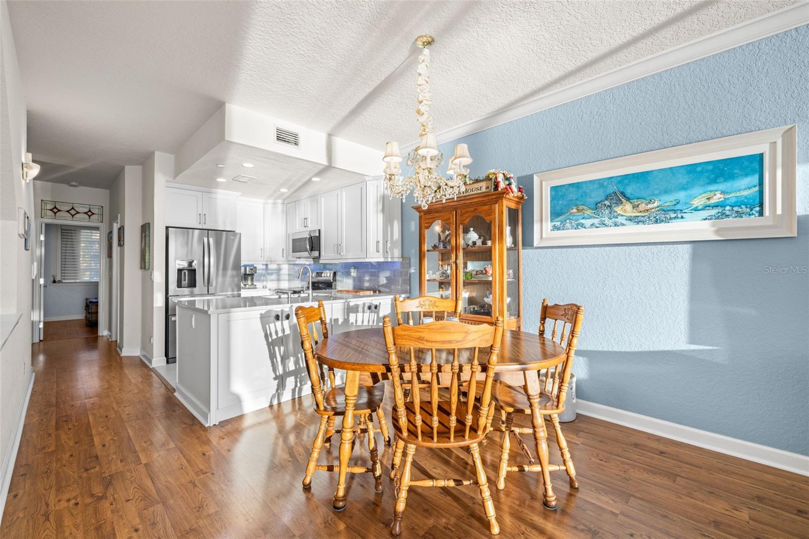 Listing photo id 10 for 152 Brent Circle