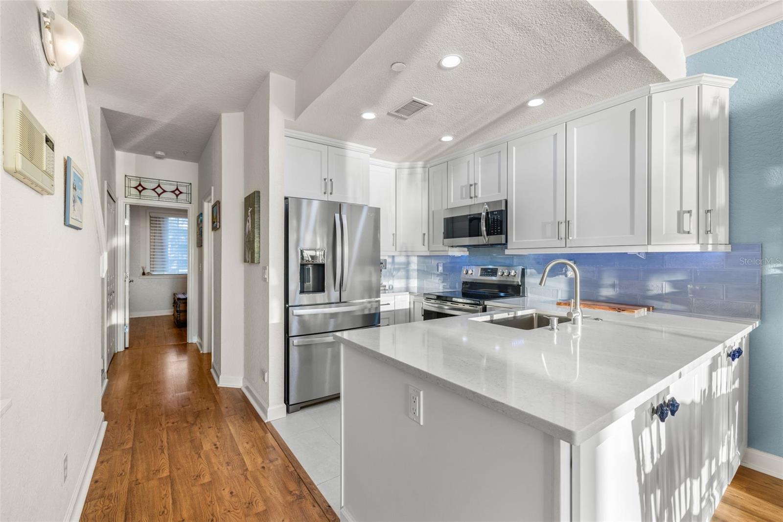 Listing photo id 12 for 152 Brent Circle