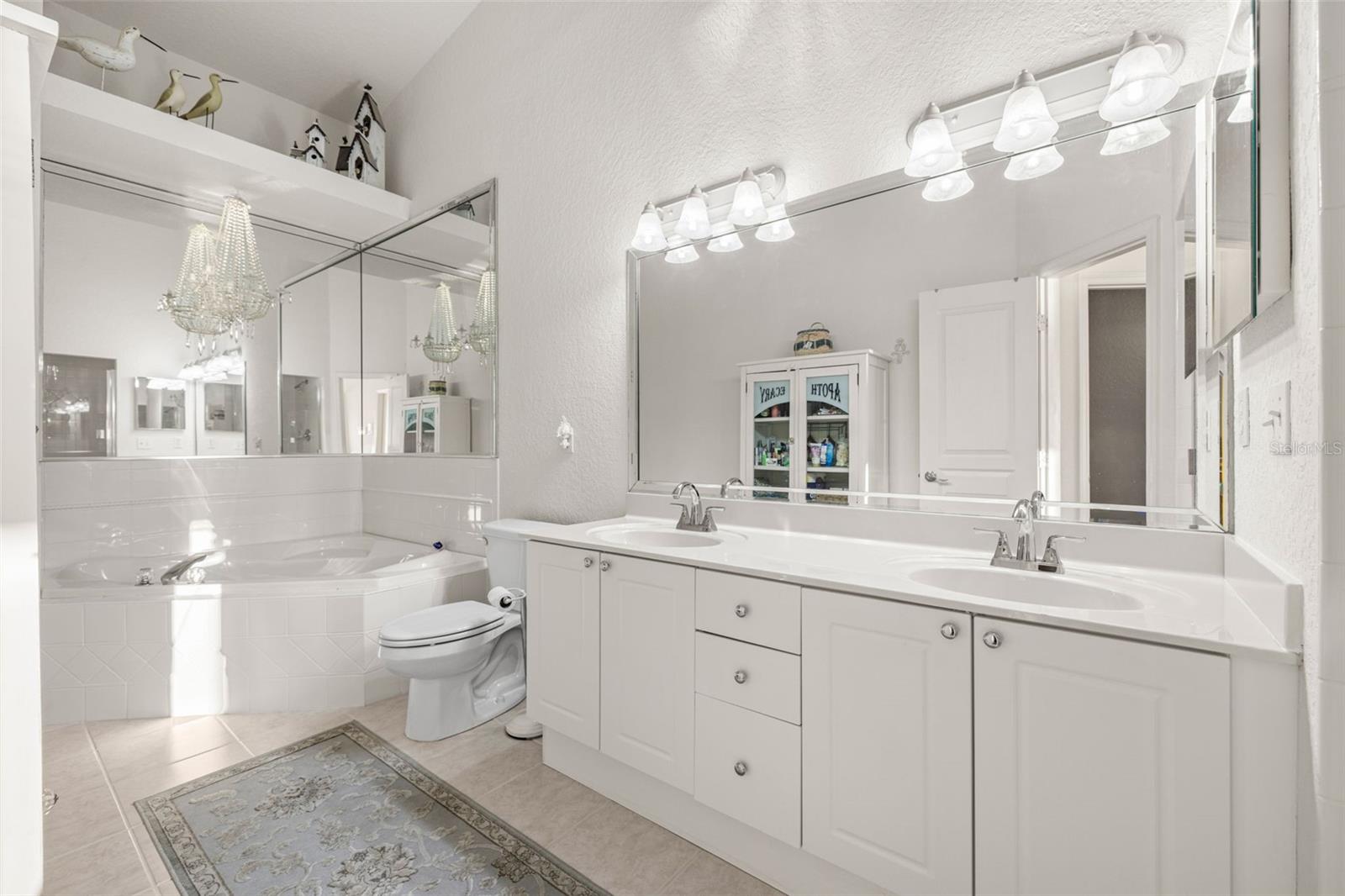 Listing photo id 17 for 152 Brent Circle