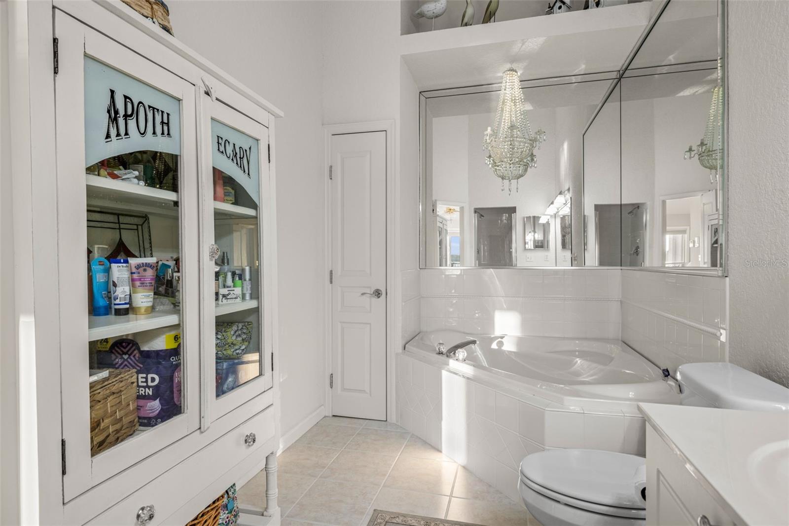 Listing photo id 18 for 152 Brent Circle