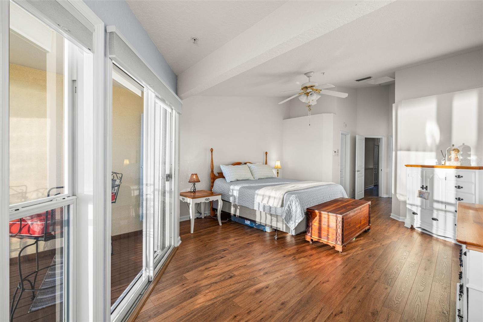 Listing photo id 21 for 152 Brent Circle