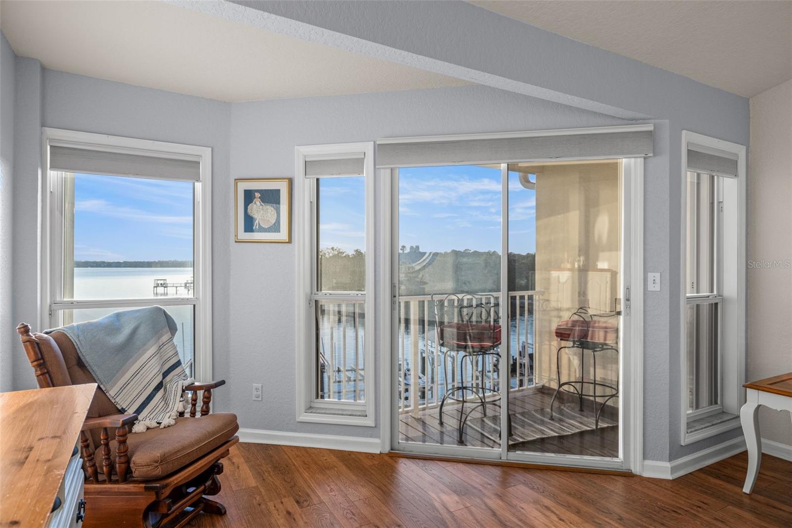 Listing photo id 22 for 152 Brent Circle