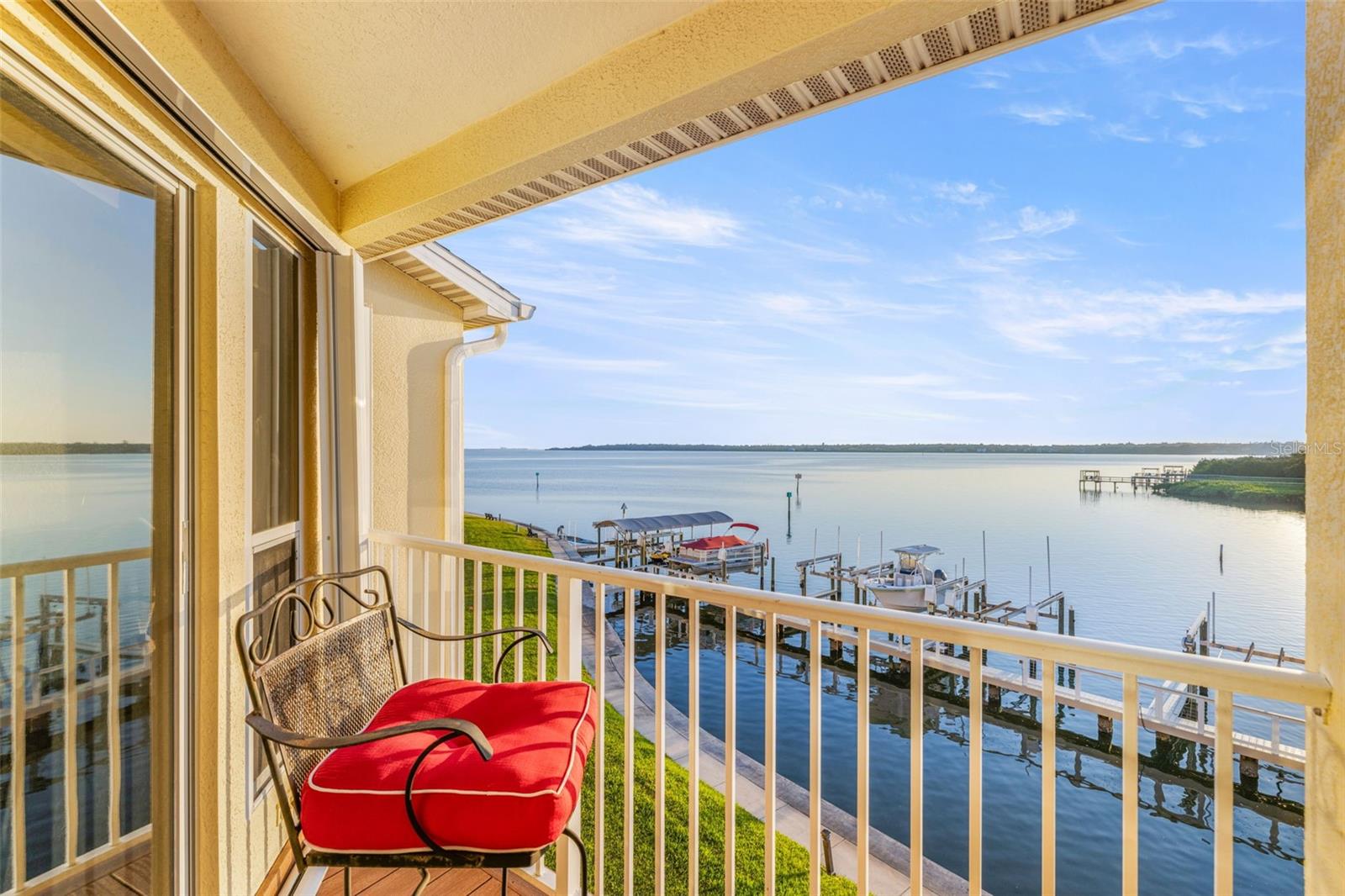 Listing photo id 23 for 152 Brent Circle