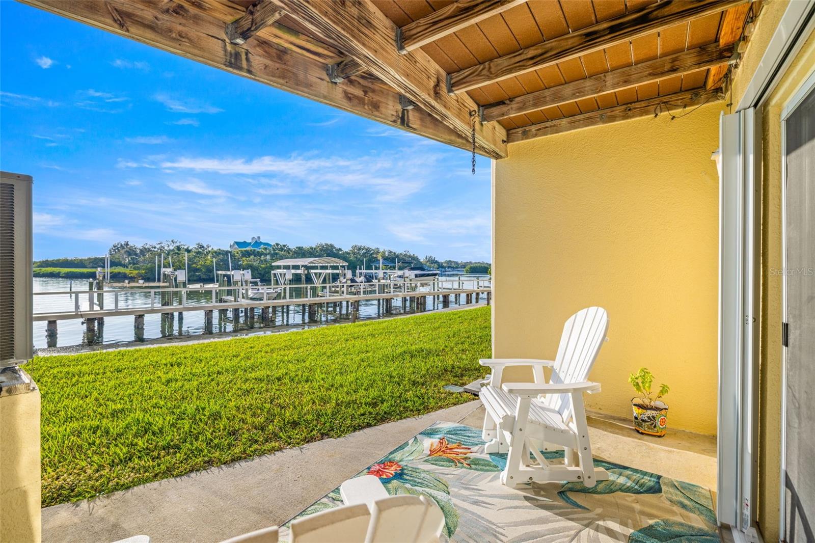 Listing photo id 33 for 152 Brent Circle