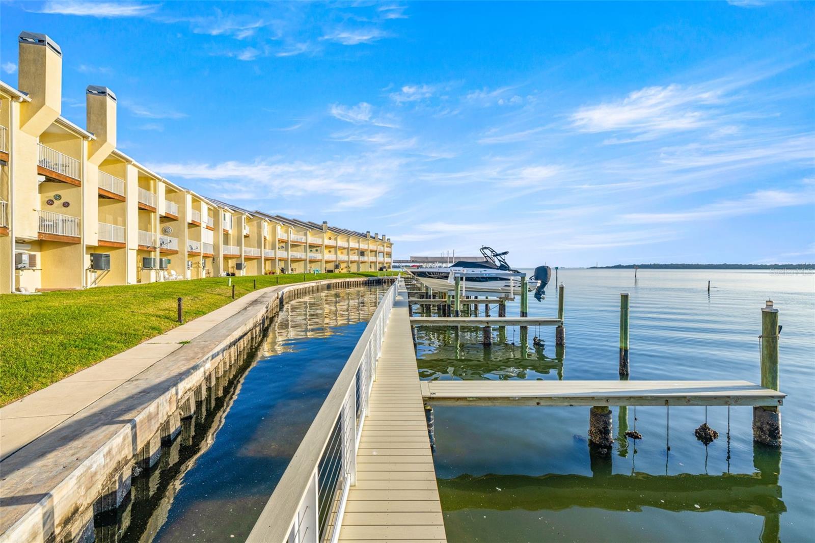 Listing photo id 35 for 152 Brent Circle