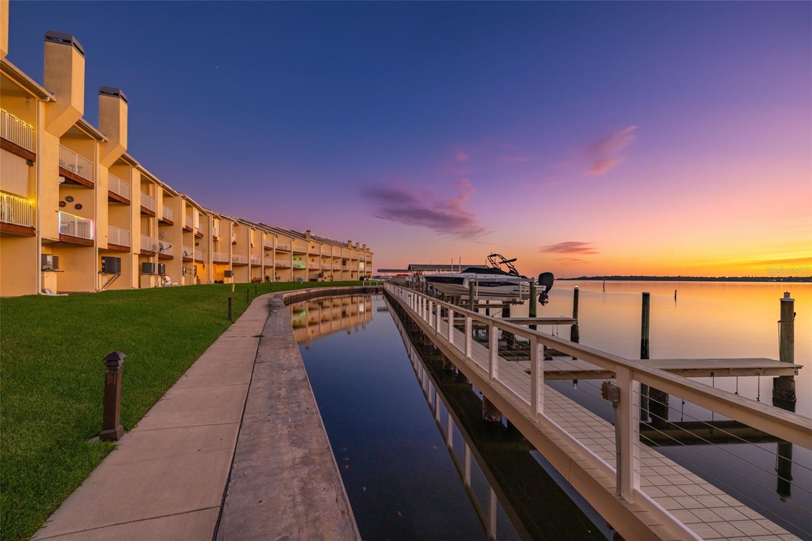 Listing photo id 36 for 152 Brent Circle