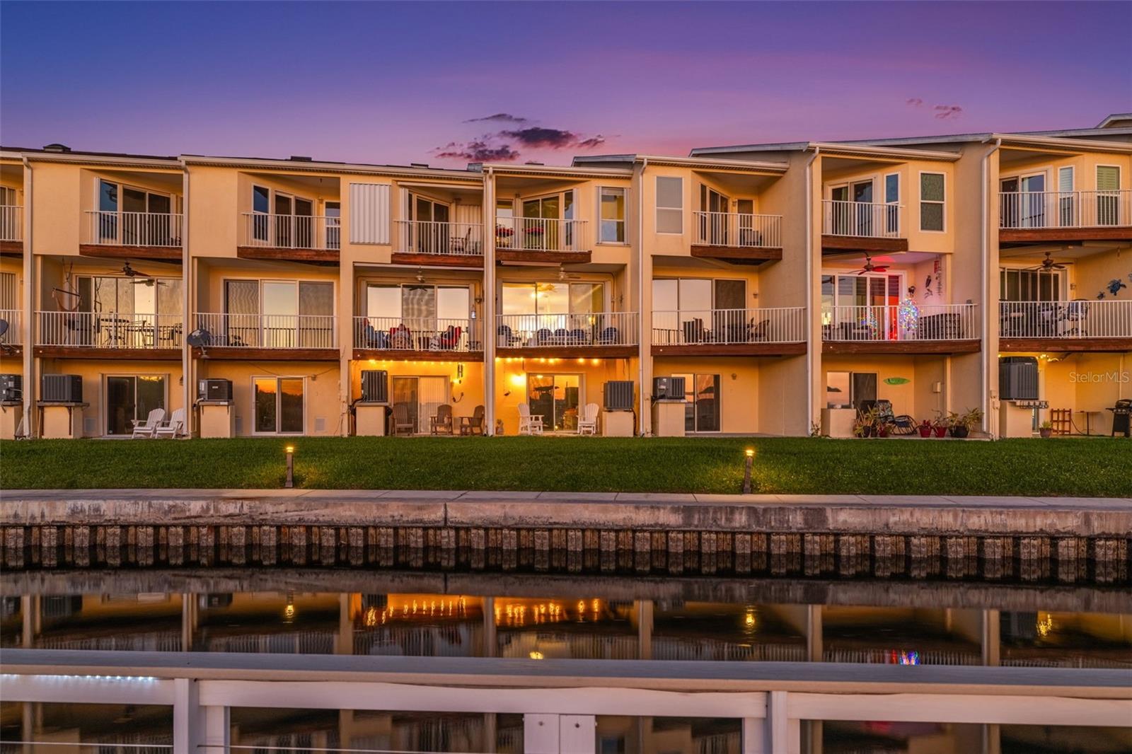 Listing photo id 40 for 152 Brent Circle