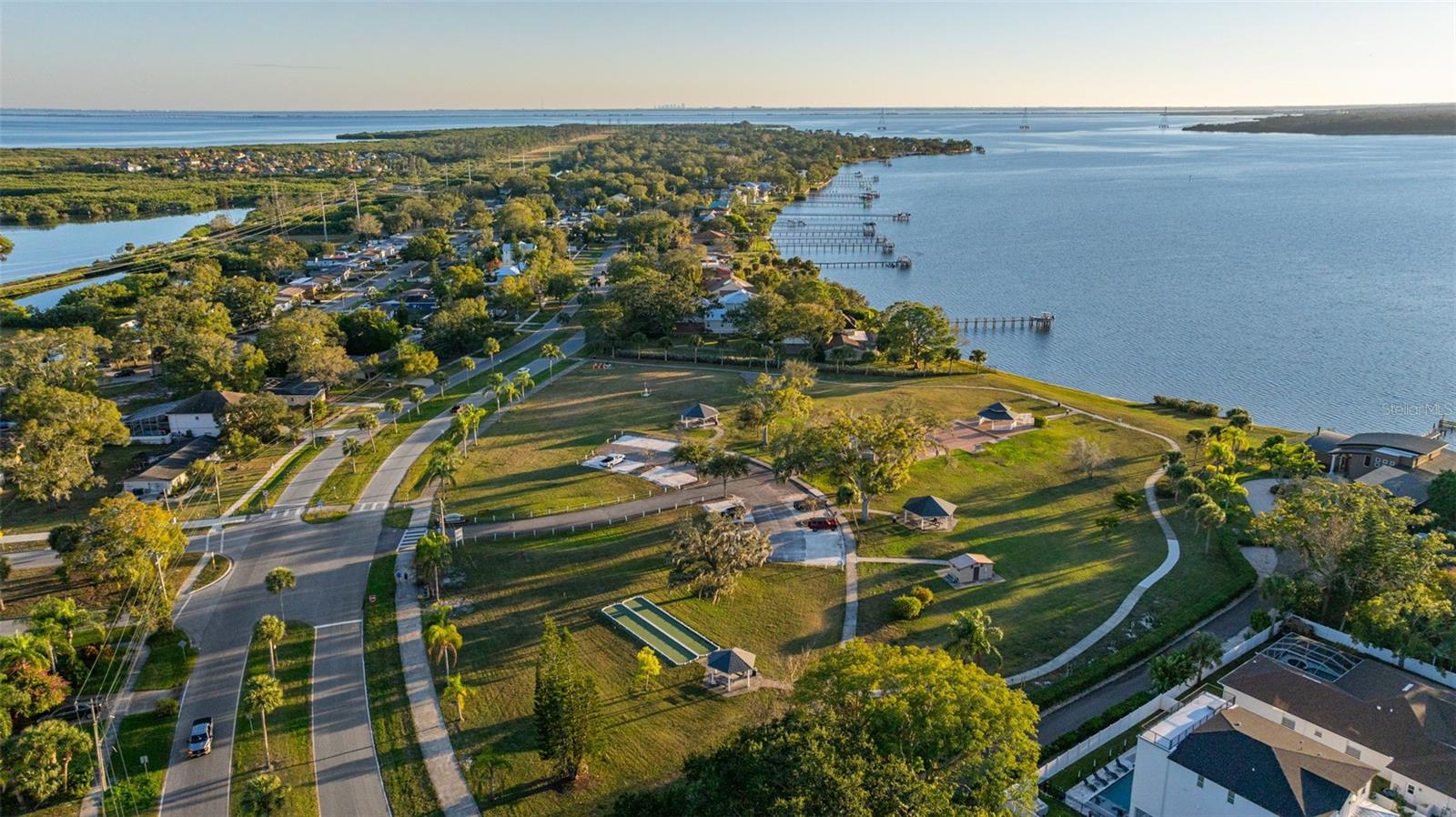 Listing photo id 71 for 152 Brent Circle