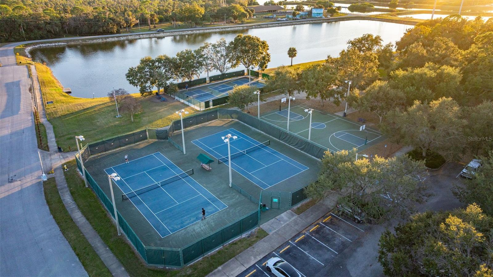 Listing photo id 86 for 152 Brent Circle