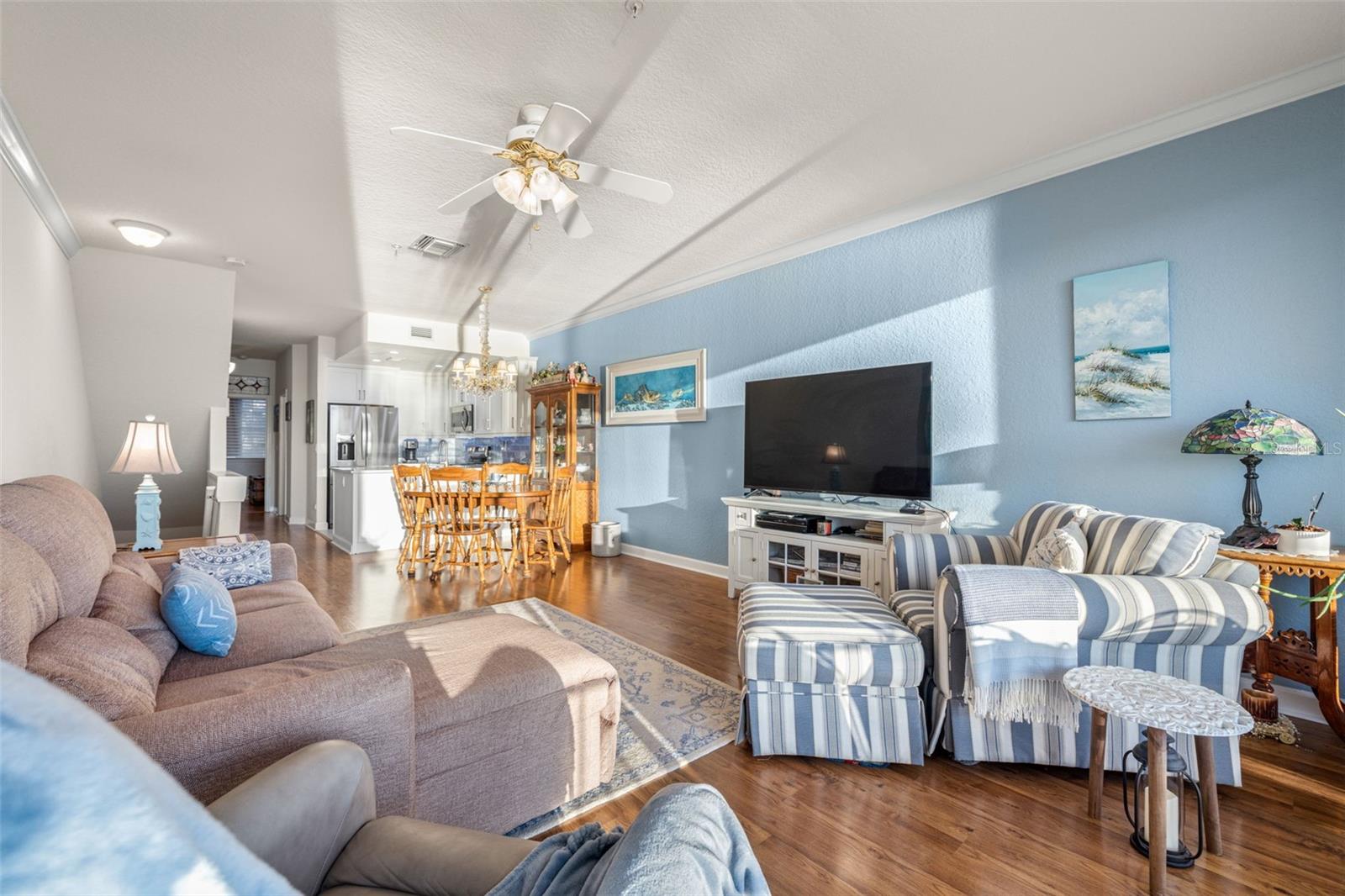 Listing photo id 7 for 152 Brent Circle