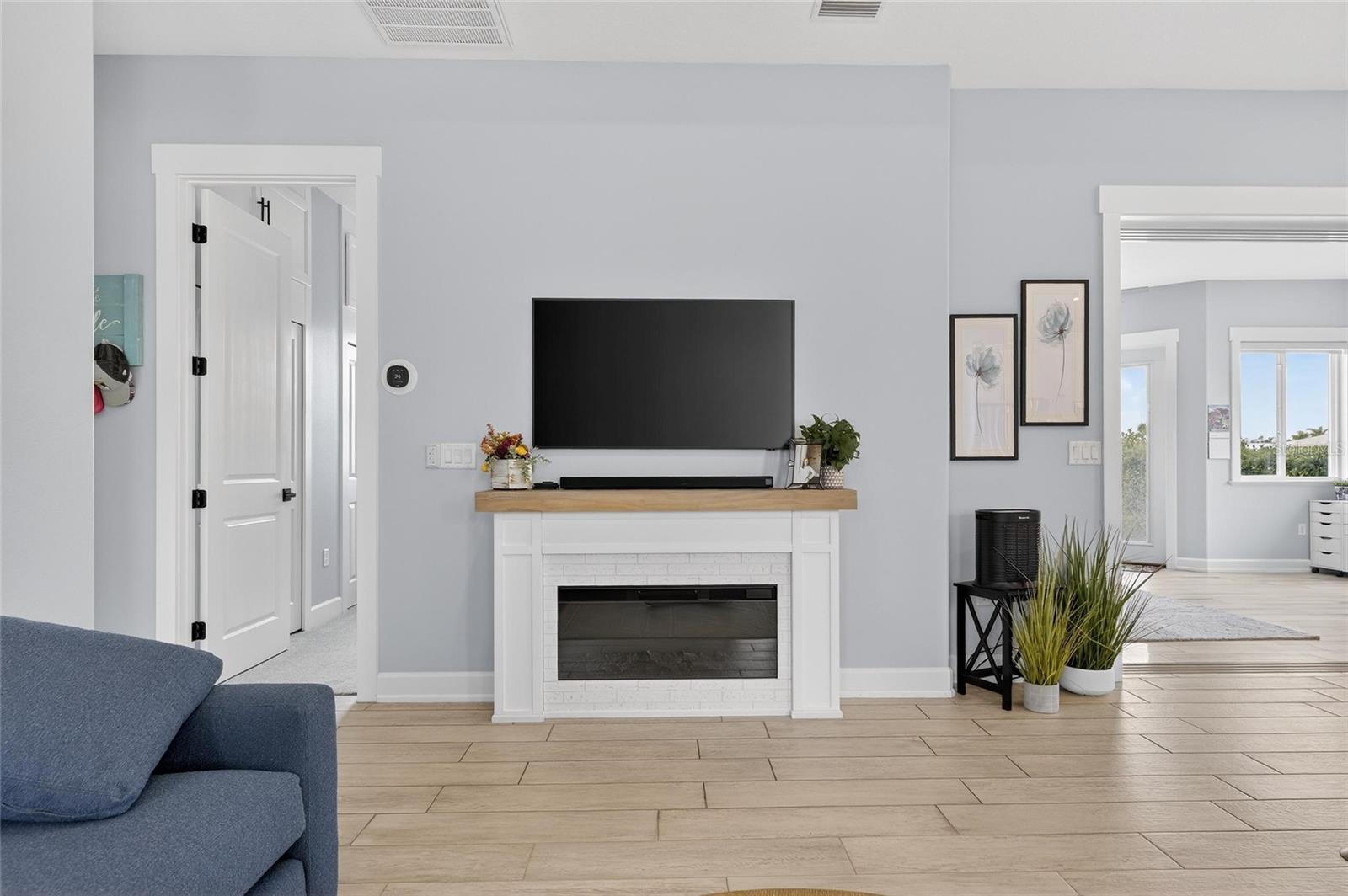 Image 11 of 72 For 3287 Red Tail Hawk Drive