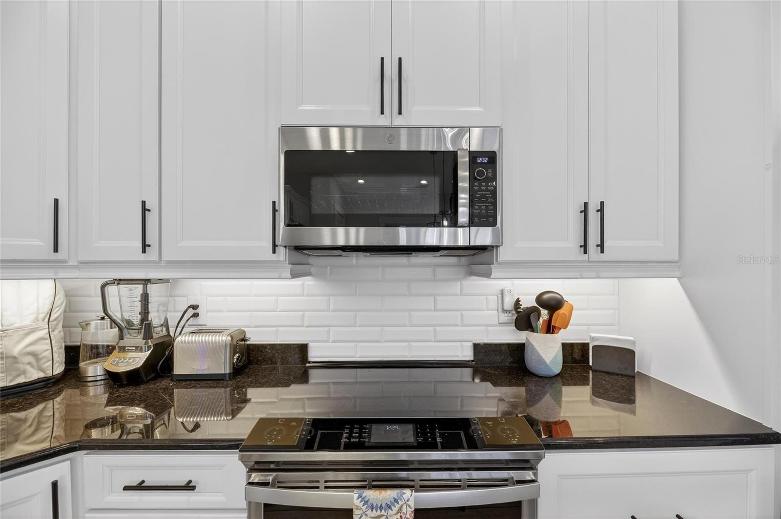 Image 19 of 72 For 3287 Red Tail Hawk Drive