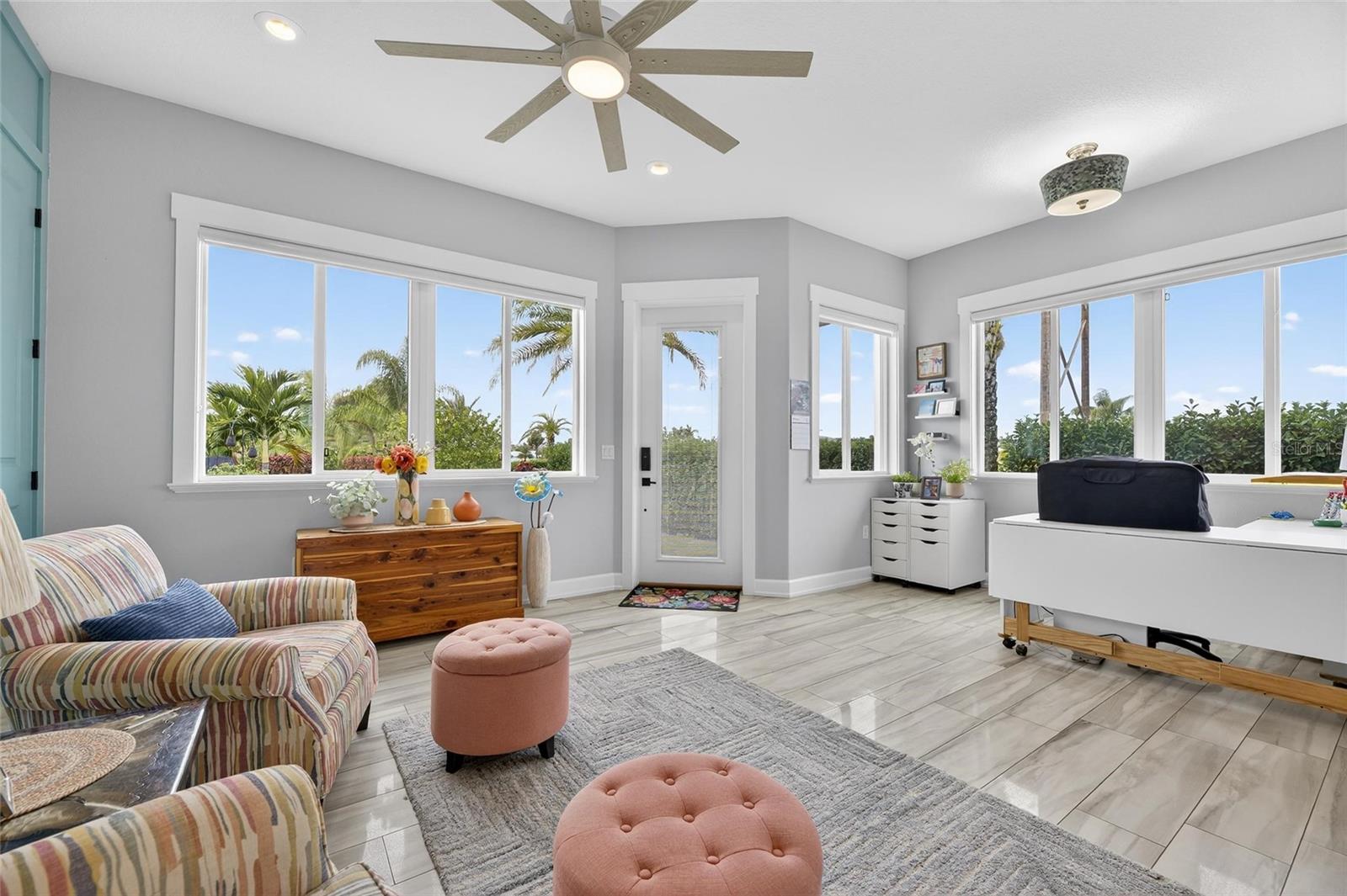 Image 24 of 72 For 3287 Red Tail Hawk Drive