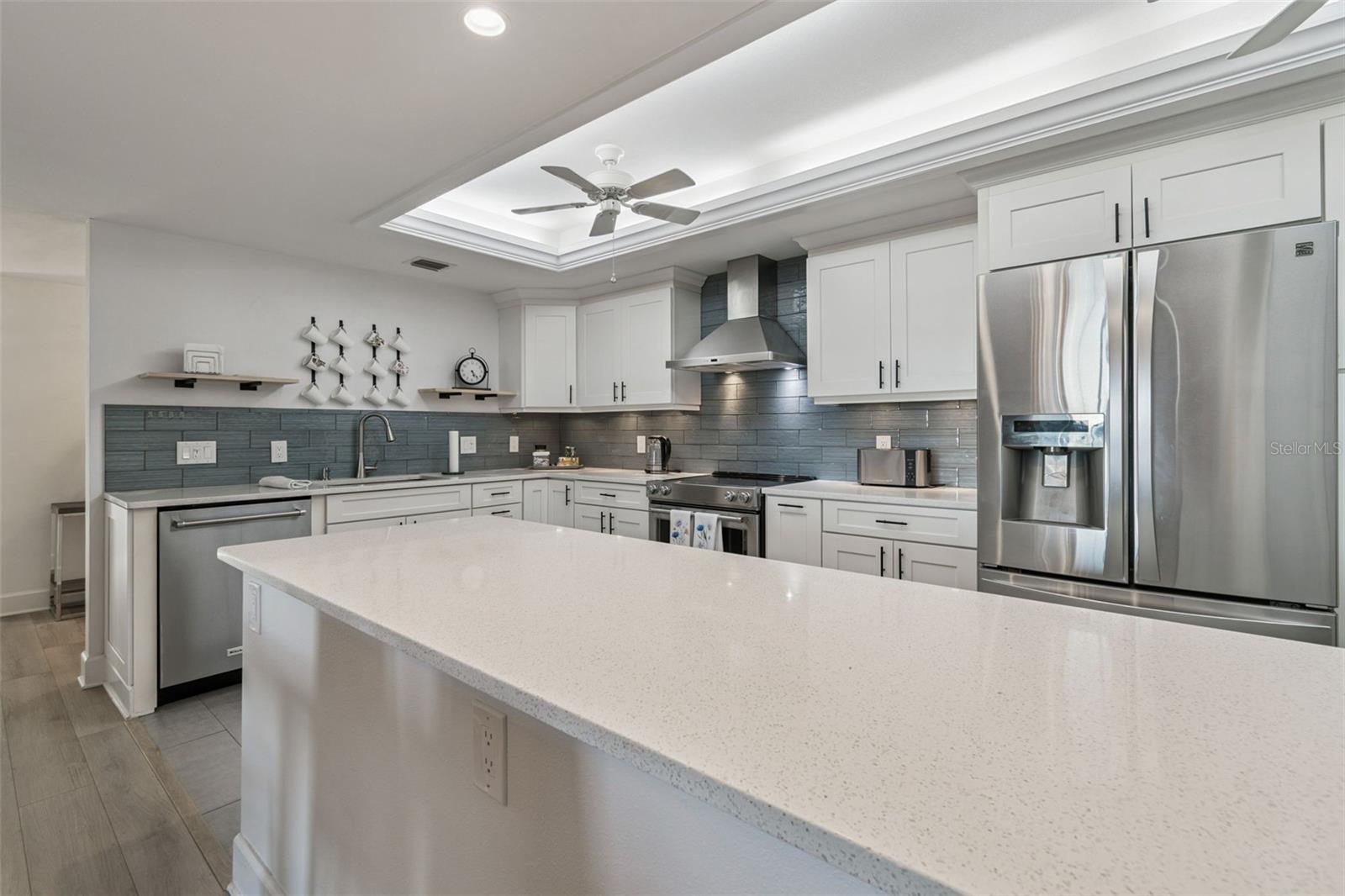 Listing photo id 12 for 1501 Gulf Boulevard 408