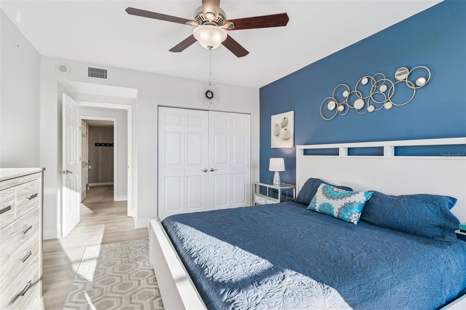 Listing photo id 26 for 1501 Gulf Boulevard 408