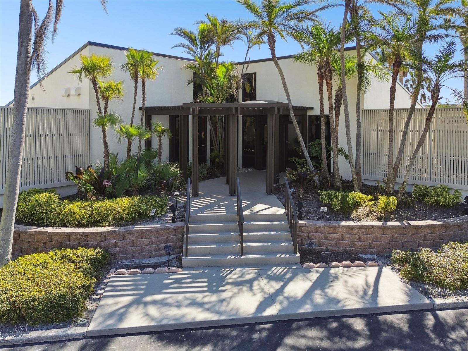 Listing photo id 37 for 1501 Gulf Boulevard 408