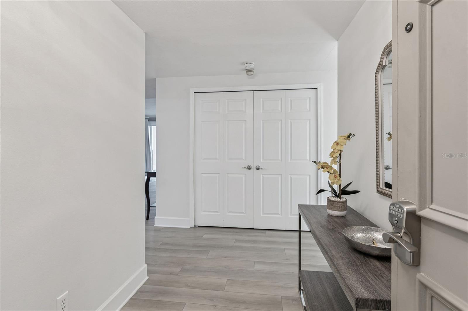 Listing photo id 2 for 1501 Gulf Boulevard 408