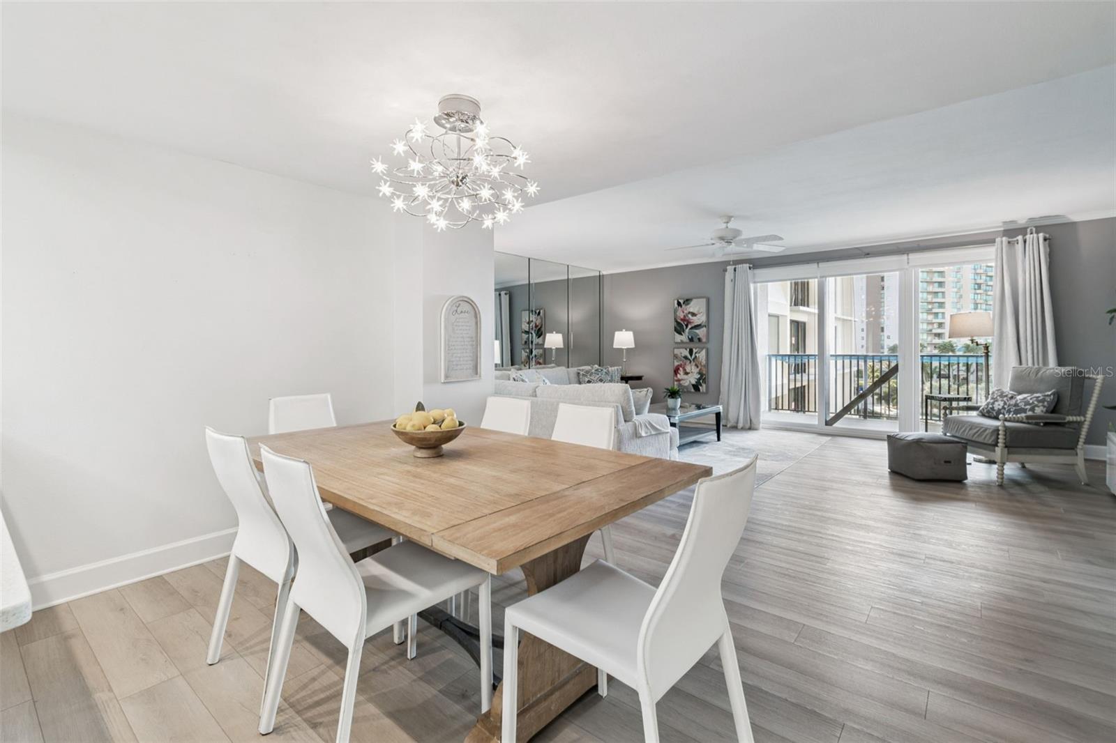 Listing photo id 4 for 1501 Gulf Boulevard 408