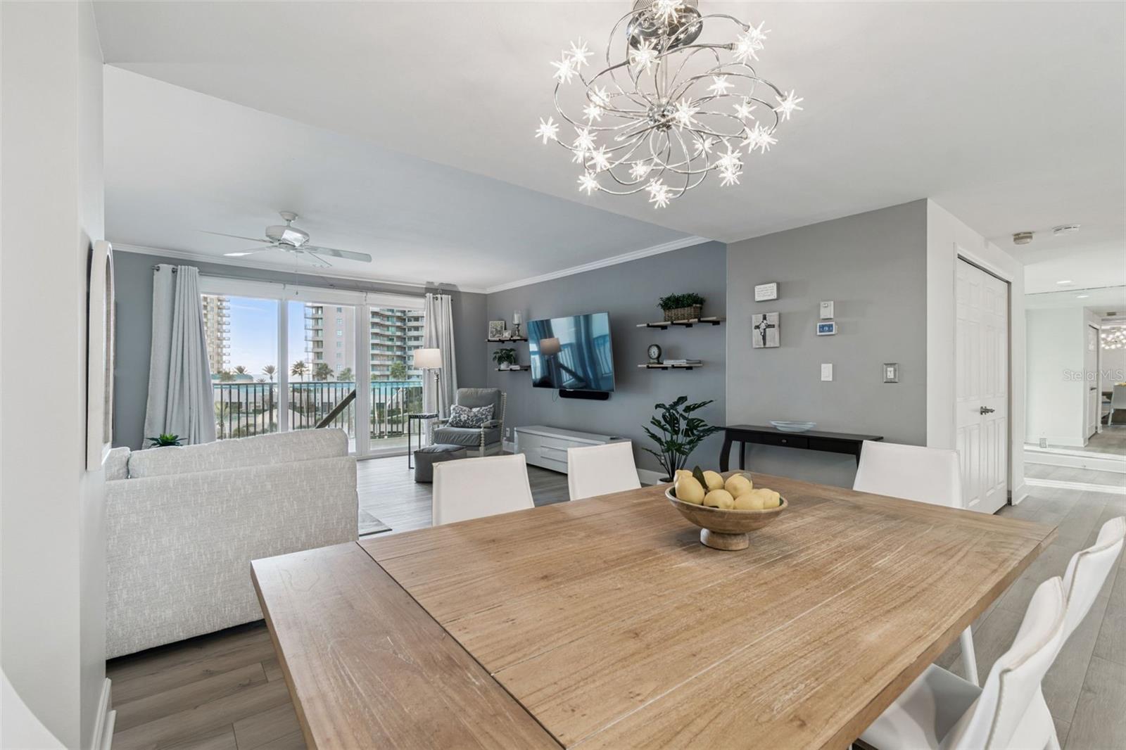 Listing photo id 7 for 1501 Gulf Boulevard 408