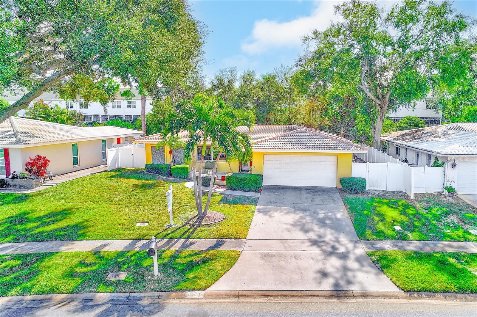 Image 16 of 71 For 14690 Imperial Point Drive S