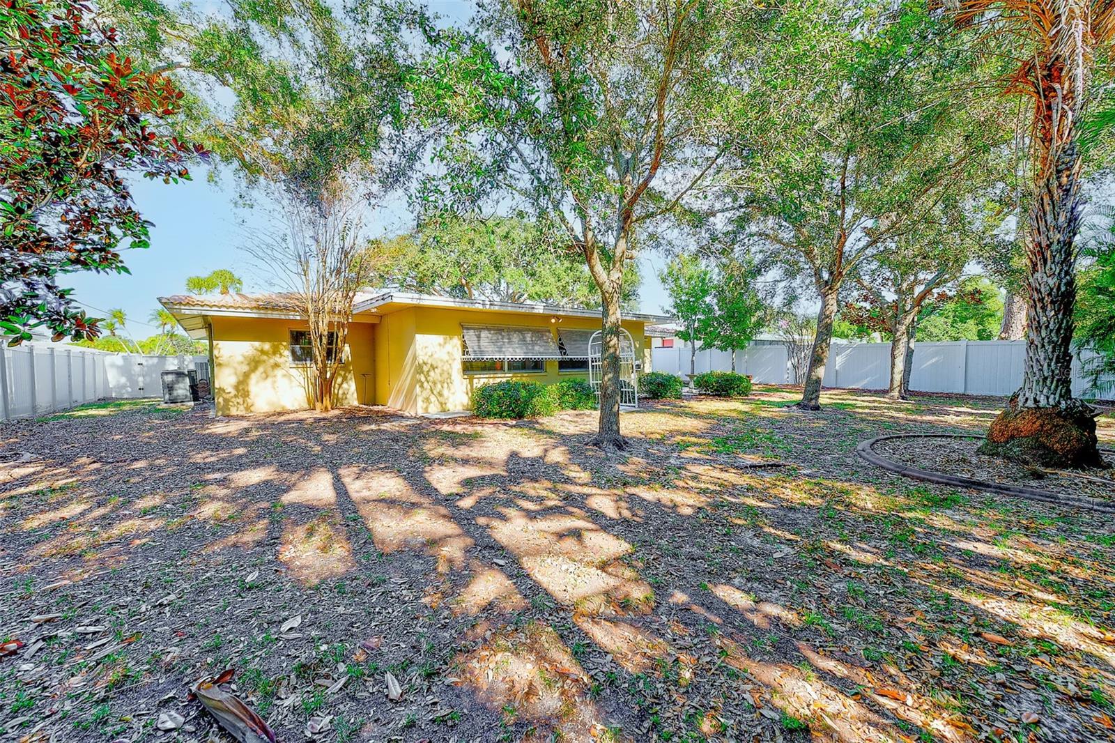 Image 18 of 71 For 14690 Imperial Point Drive S