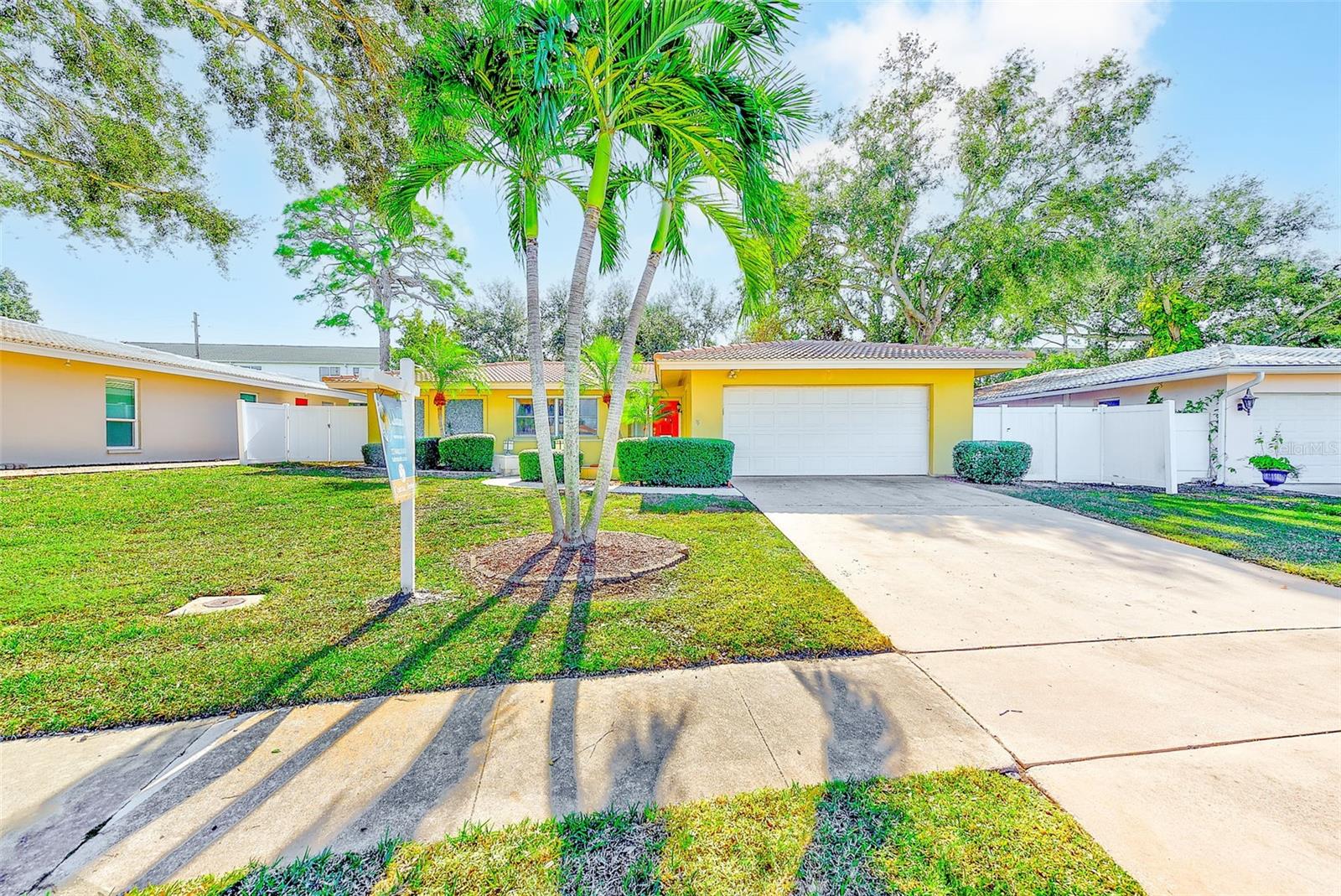 Image 23 of 71 For 14690 Imperial Point Drive S