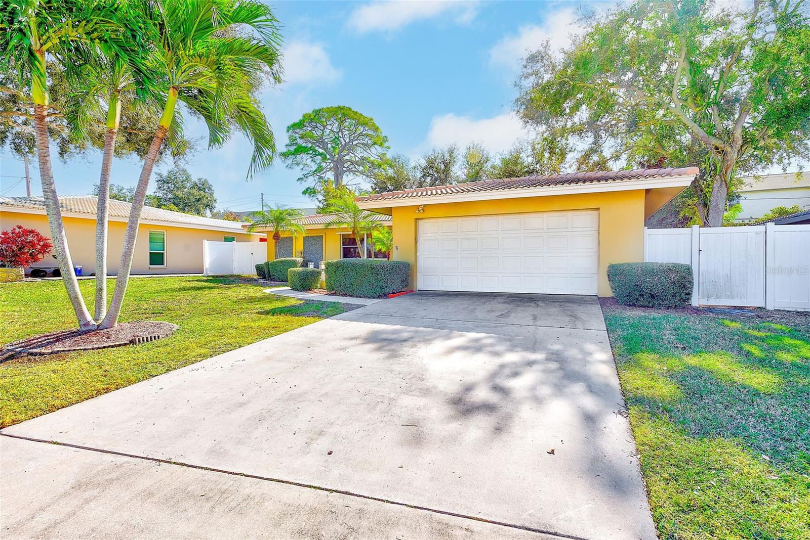 Image 3 of 71 For 14690 Imperial Point Drive S