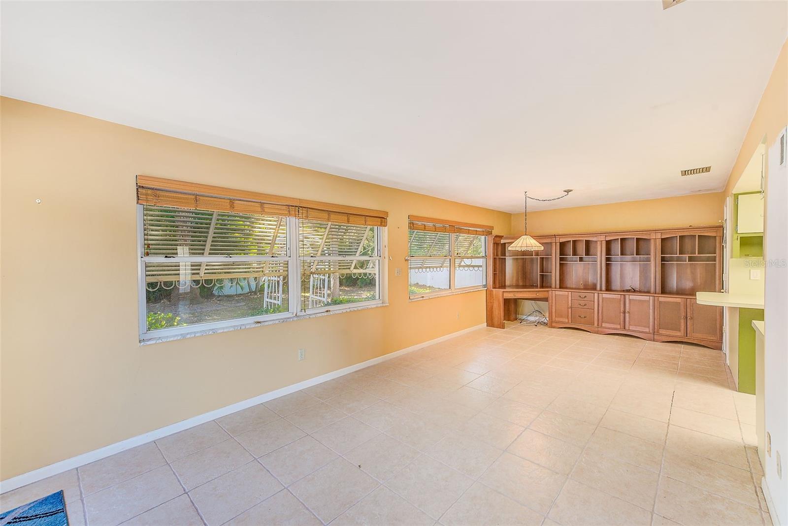 Image 30 of 71 For 14690 Imperial Point Drive S