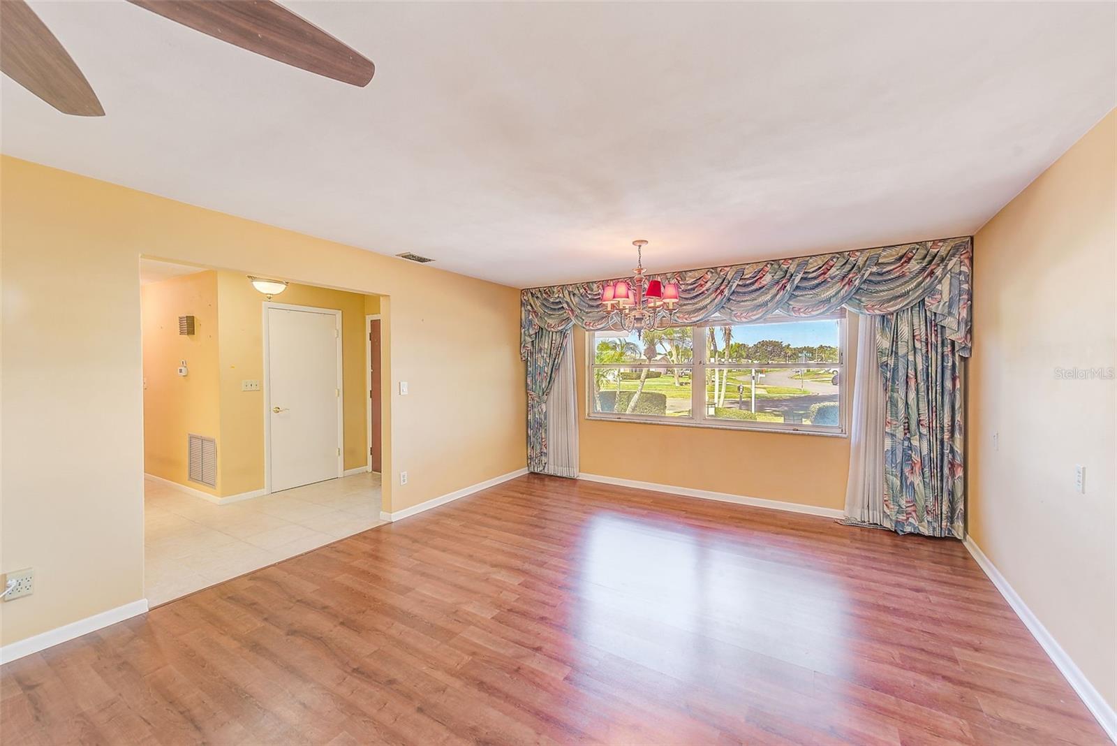 Image 32 of 71 For 14690 Imperial Point Drive S