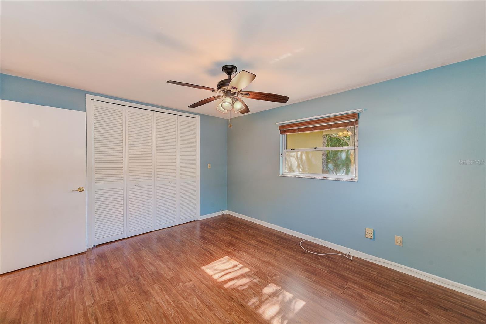 Image 33 of 71 For 14690 Imperial Point Drive S