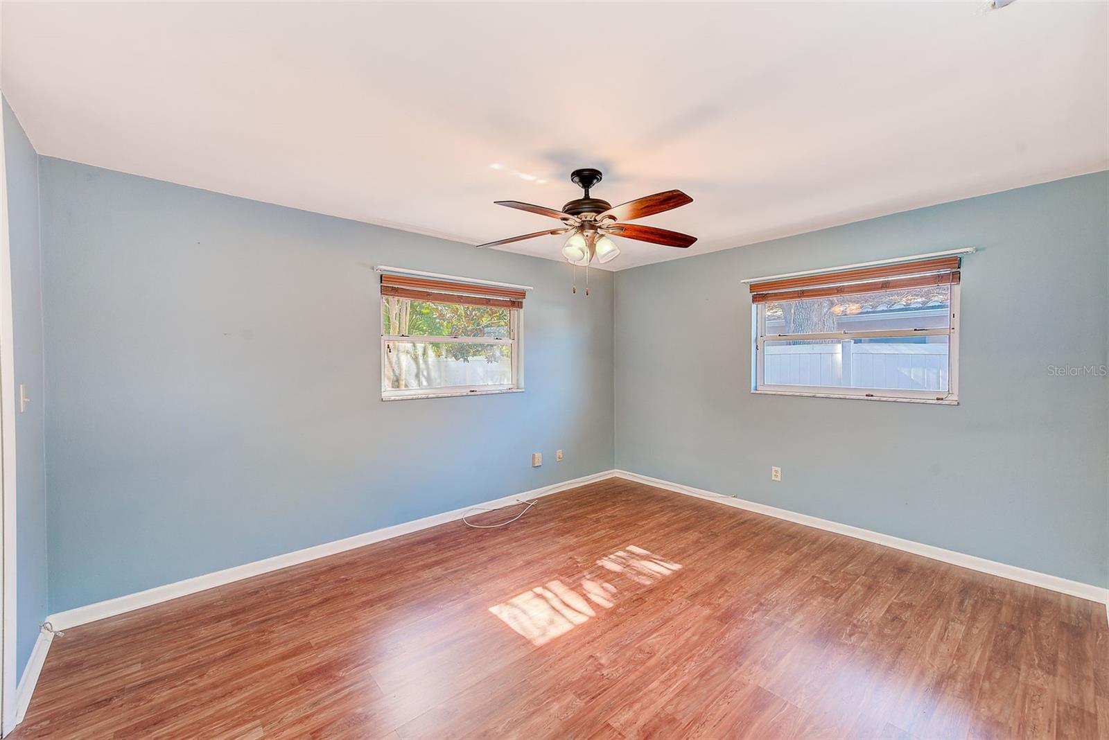 Image 34 of 71 For 14690 Imperial Point Drive S