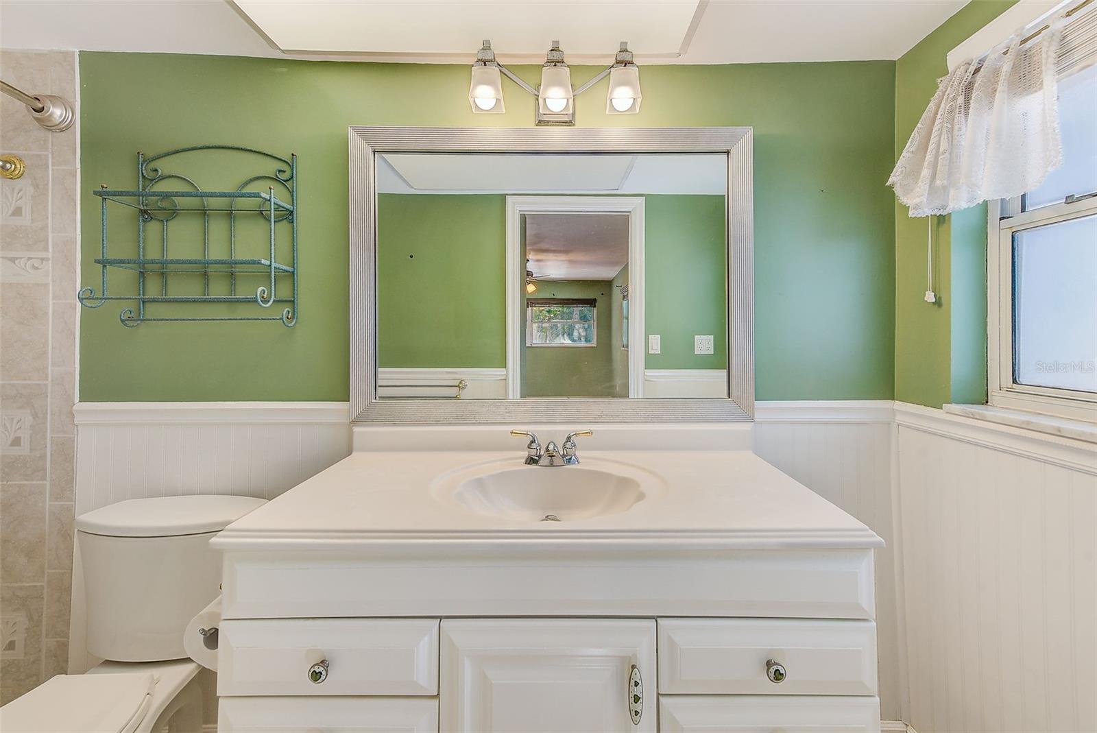 Image 37 of 71 For 14690 Imperial Point Drive S